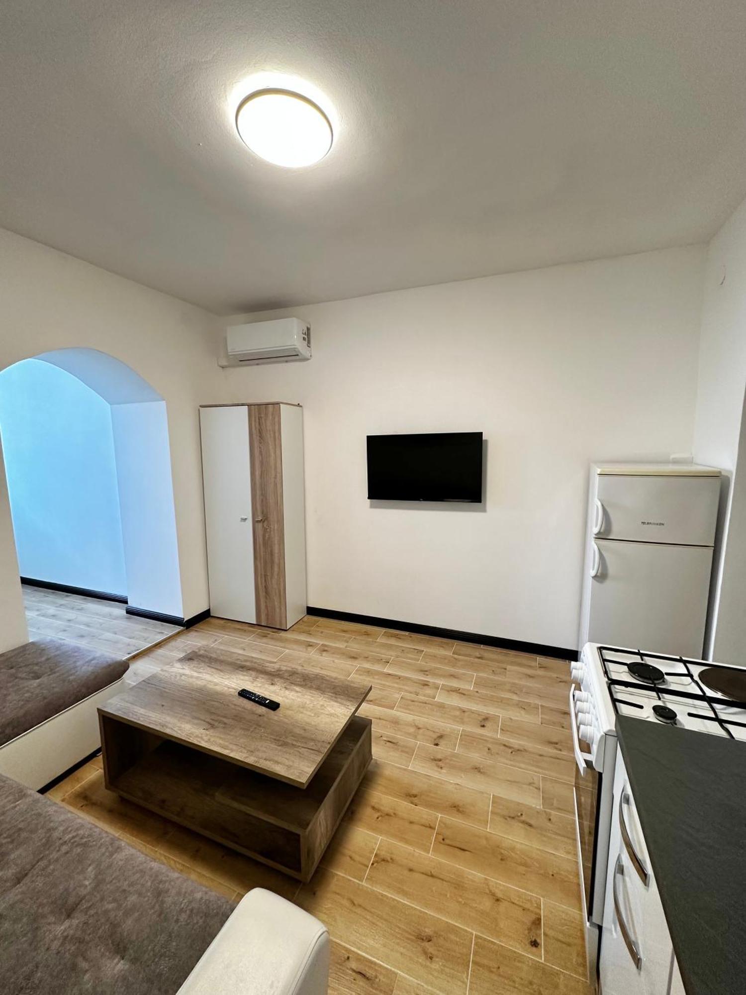 Crolivia Apartments Near Arena, Center Of Pula Bagian luar foto